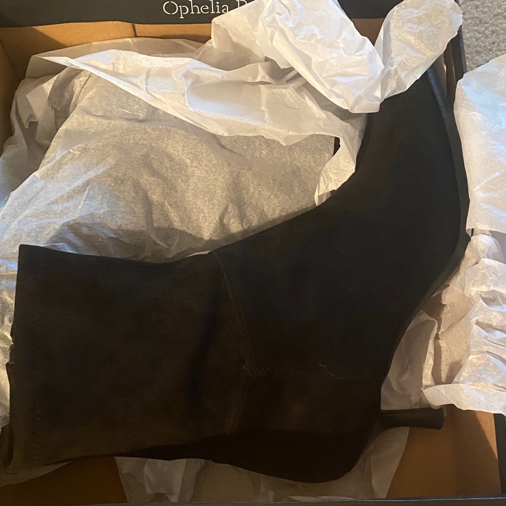 Ophelia Roe New in box 9.5 Andie boots